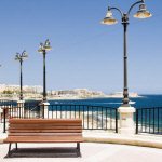 Bankje op de boulevard van Sliema